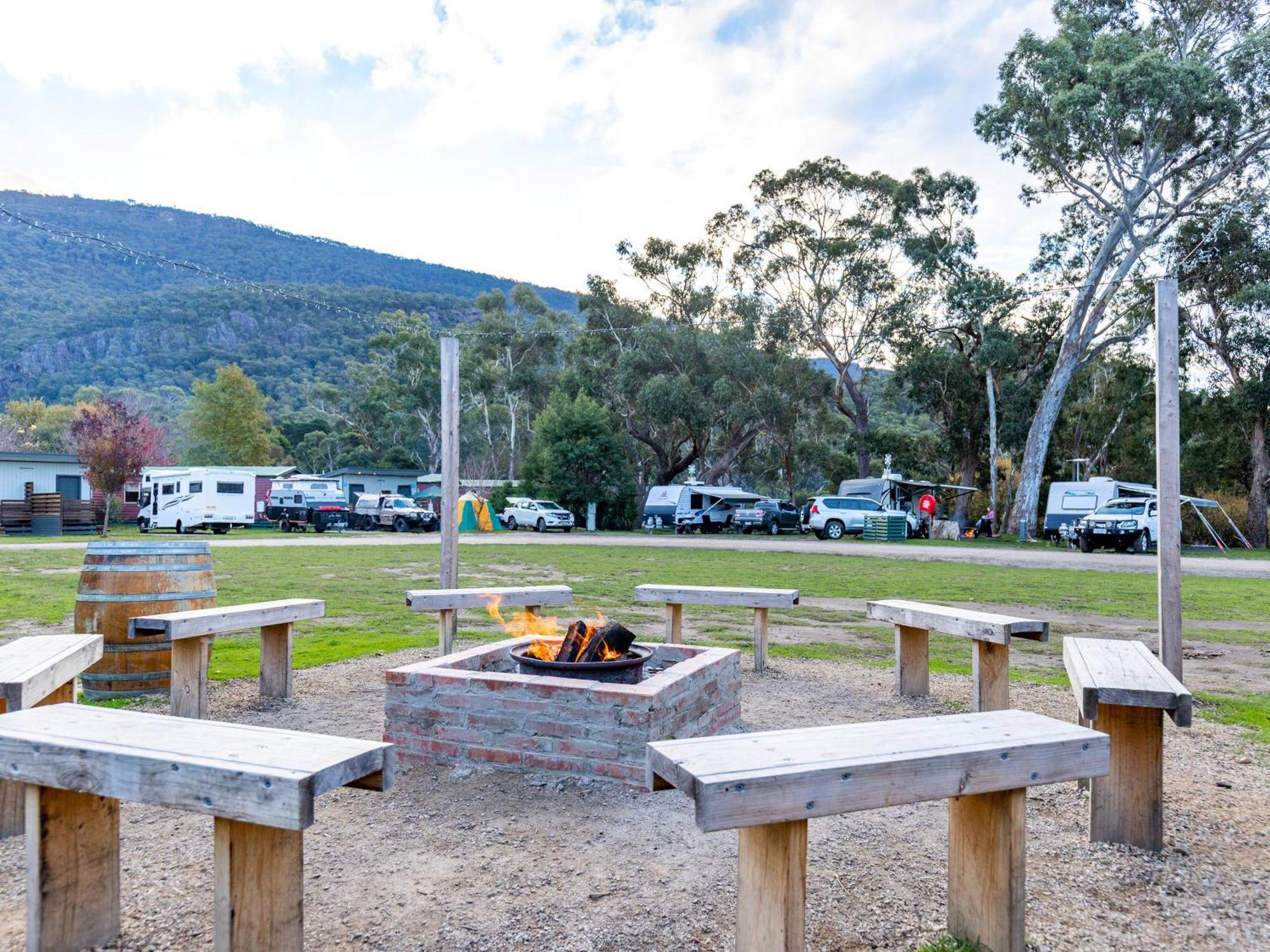 ホテル Nrma Halls Gap Holiday Park エクステリア 写真