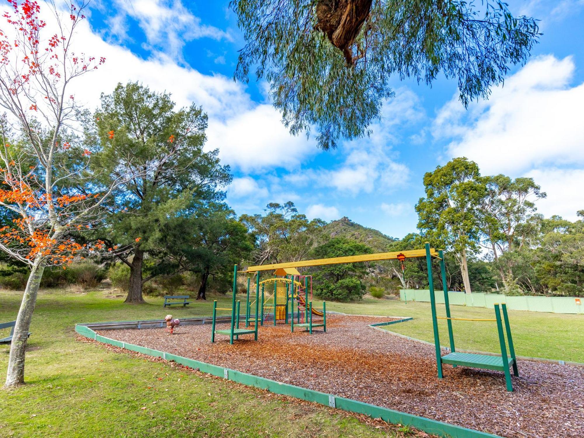 ホテル Nrma Halls Gap Holiday Park エクステリア 写真