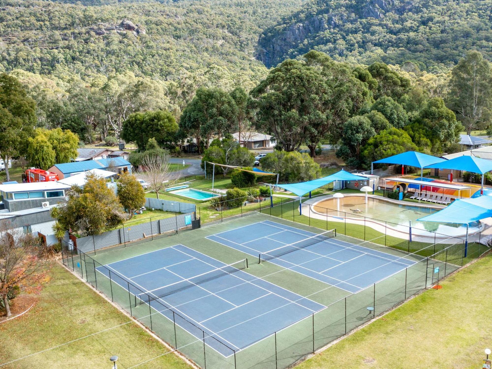 ホテル Nrma Halls Gap Holiday Park エクステリア 写真