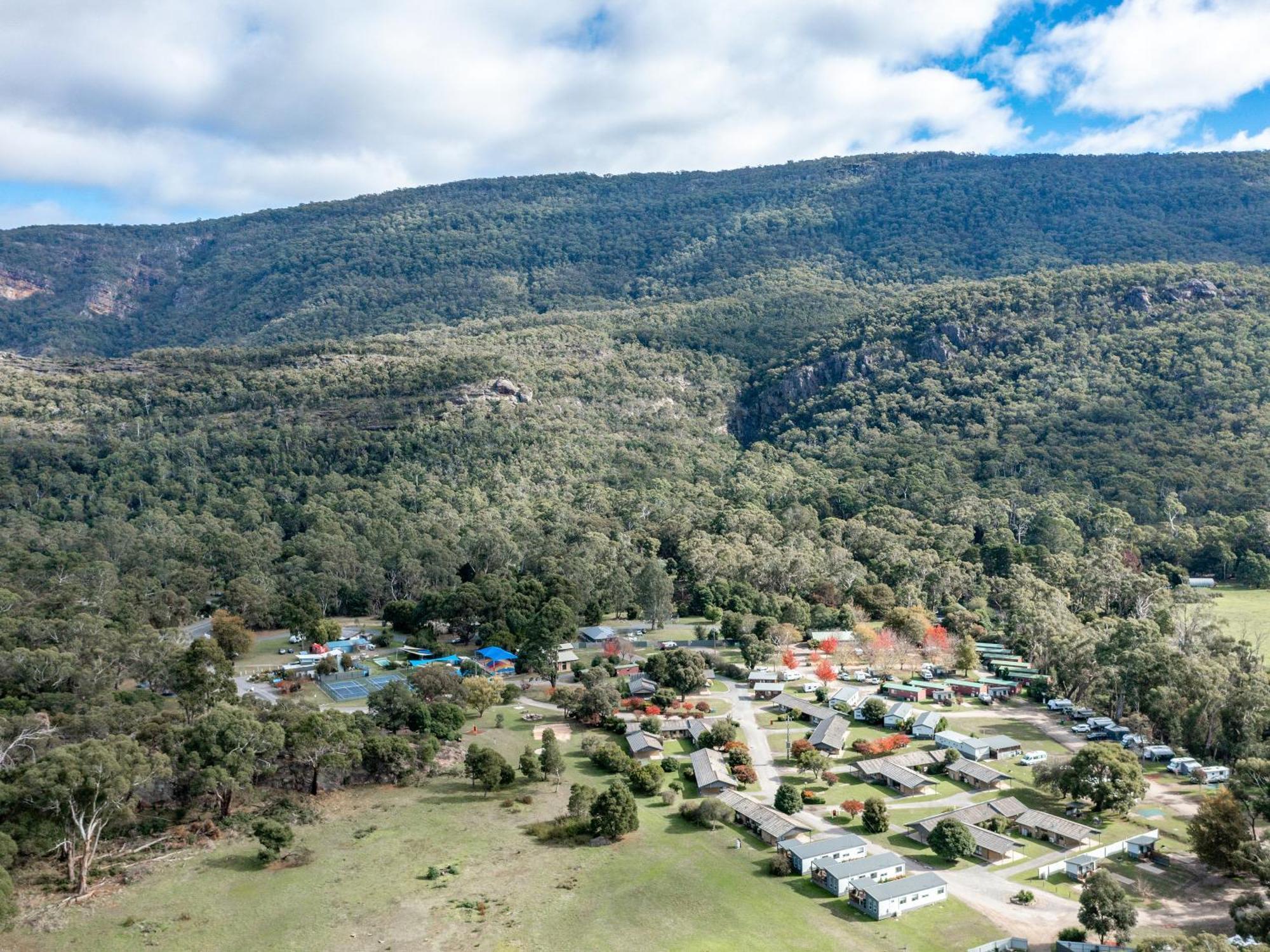 ホテル Nrma Halls Gap Holiday Park エクステリア 写真